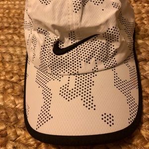 NWT Nike Golf Hat cap adjustable white with black